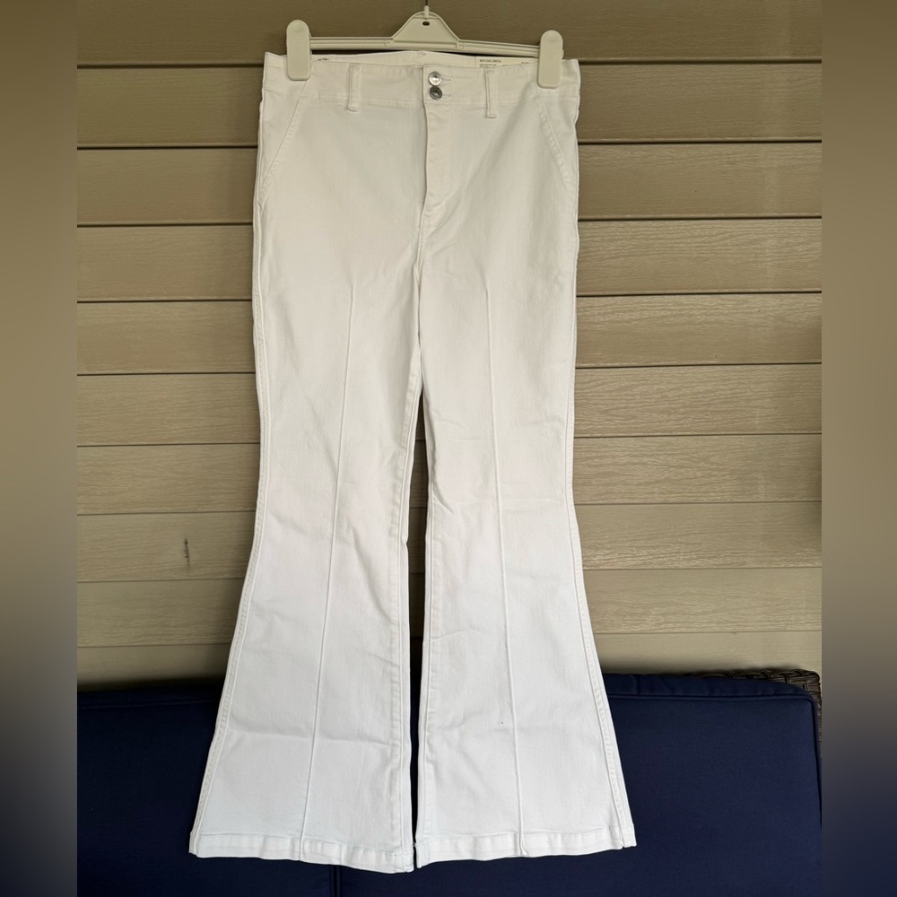 AE Next Level Super High-Waisted Flare Jean